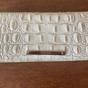 Brahmin Melbourne Ady Oyster Wallet 7.5" White Iridescent